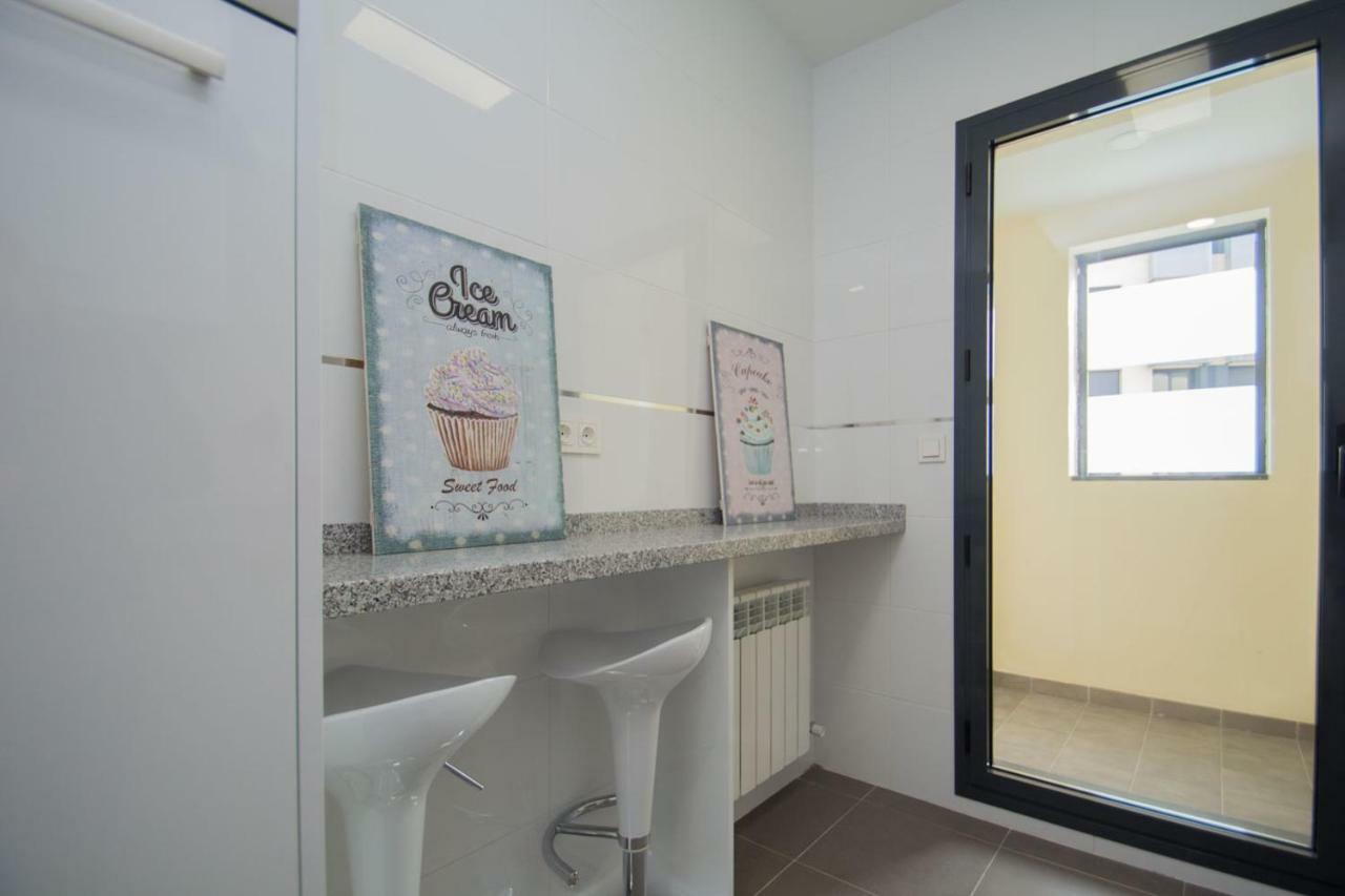 Enjoygranada Arabial 5A - Pool & Free Parking Apartment Luaran gambar